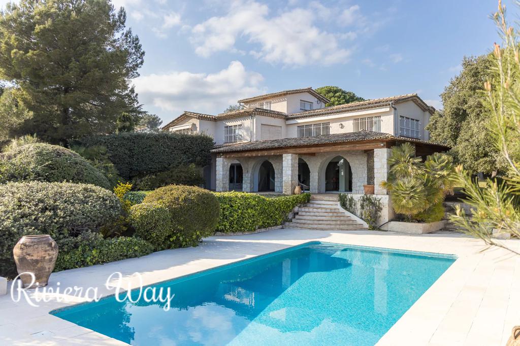 8 room villa in Saint-Paul-de-Vence, photo #1, listing #106130304