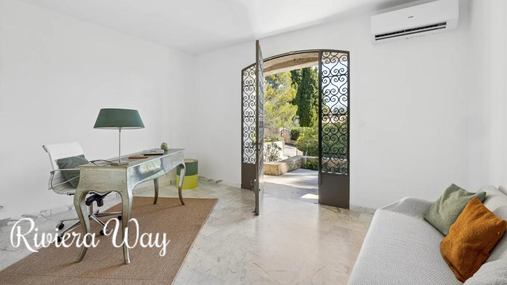8 room villa in Biot, photo #10, listing #106093302