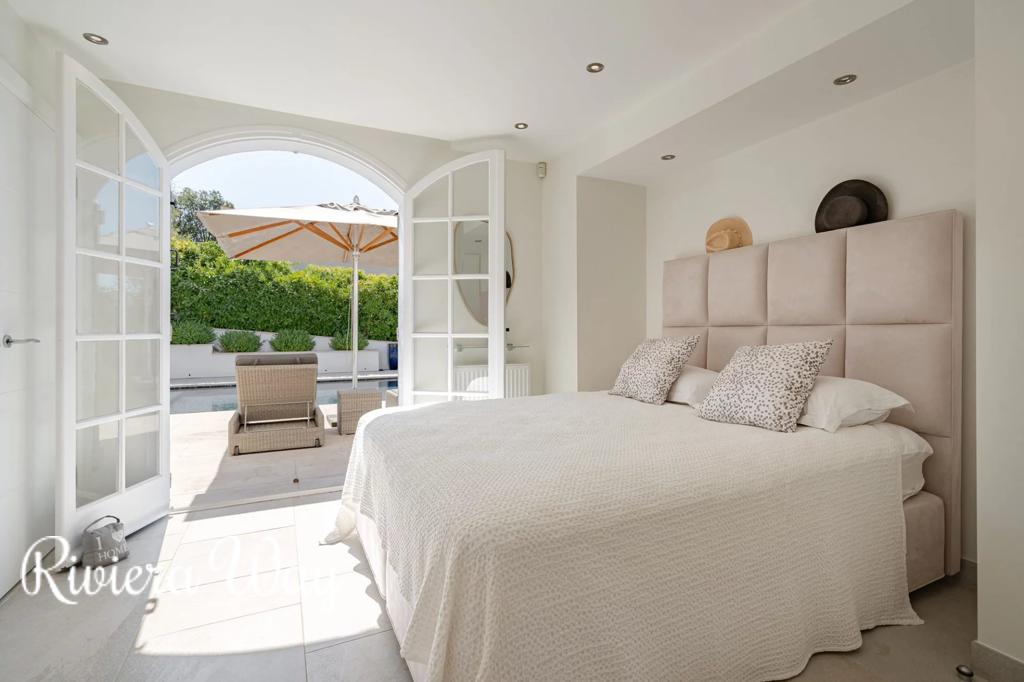 7 room villa in Mandelieu-la-Napoule, photo #9, listing #107102310