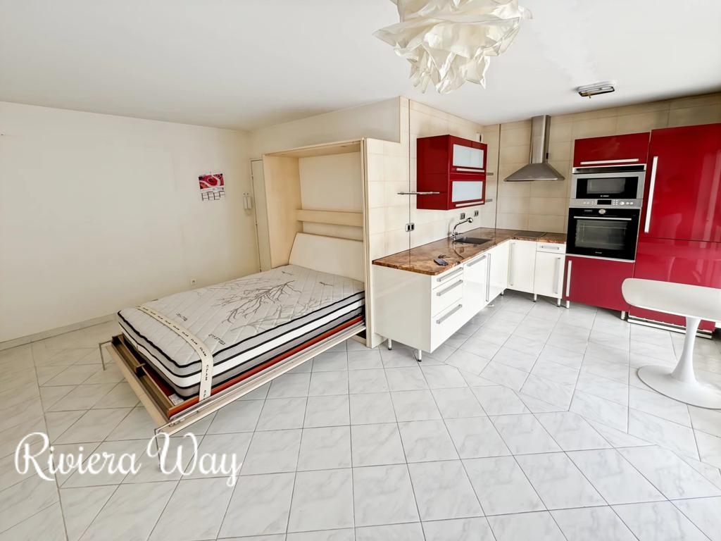 1 room apartment in Juan-les-Pins, photo #9, listing #105375732