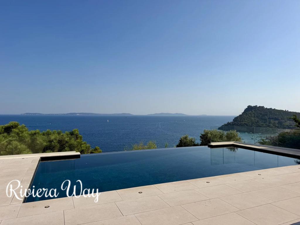 5 room villa in Rayol-Canadel-sur-Mer, photo #3, listing #90031116
