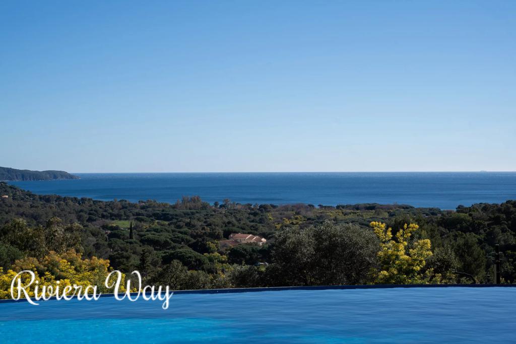 Villa in Cavalaire-sur-Mer, photo #1, listing #105900522