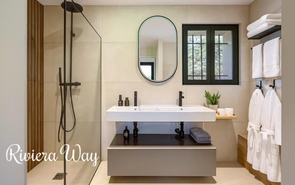 12 room villa in Mougins, photo #5, listing #104329764