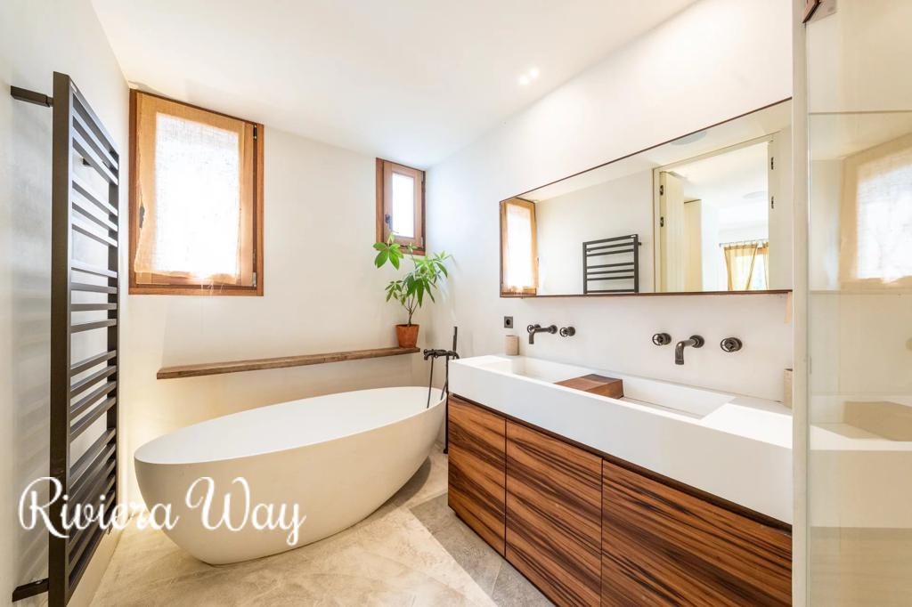 3 room apartment in Cannes, photo #9, listing #106830234