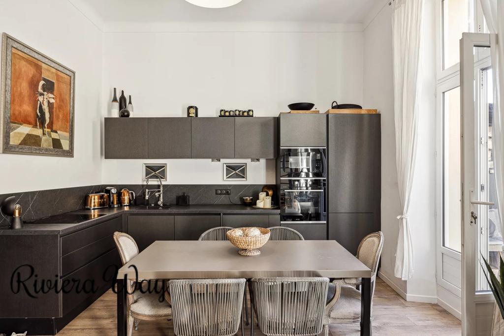 2 room apartment in Cannes, photo #2, listing #102709194