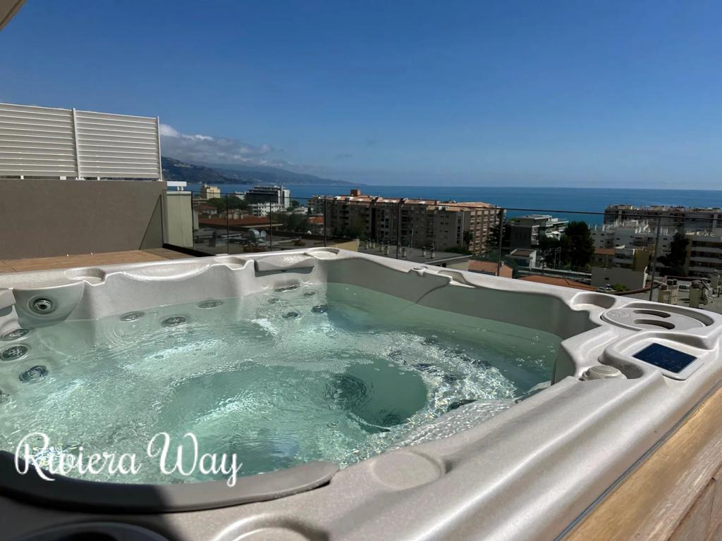 5 room apartment in Roquebrune — Cap Martin, photo #1, listing #99823500