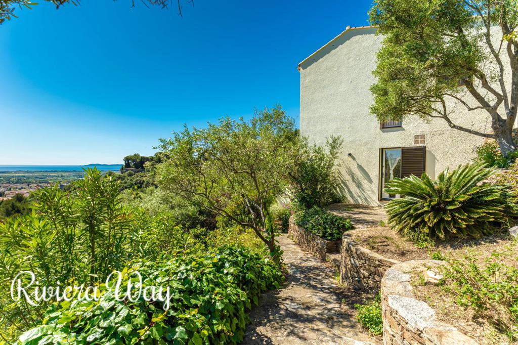 5 room villa in Hyères, photo #2, listing #106305528