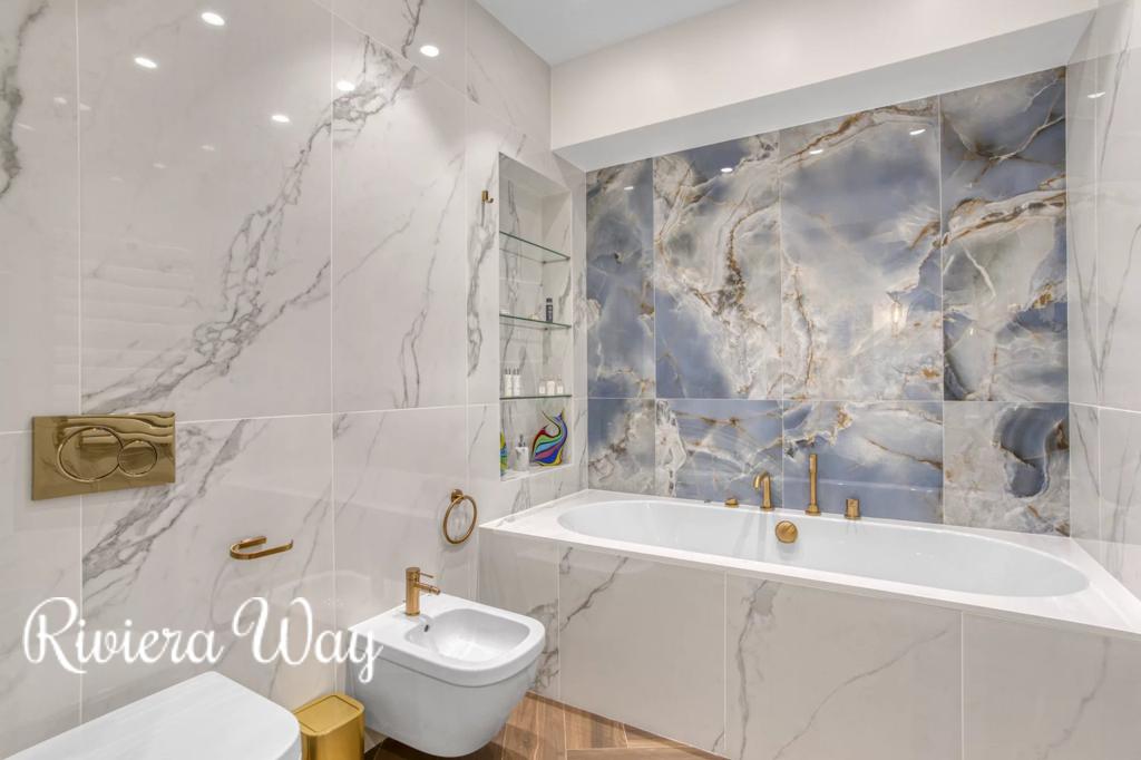 7 room villa in Villefranche-sur-Mer, photo #10, listing #103145028