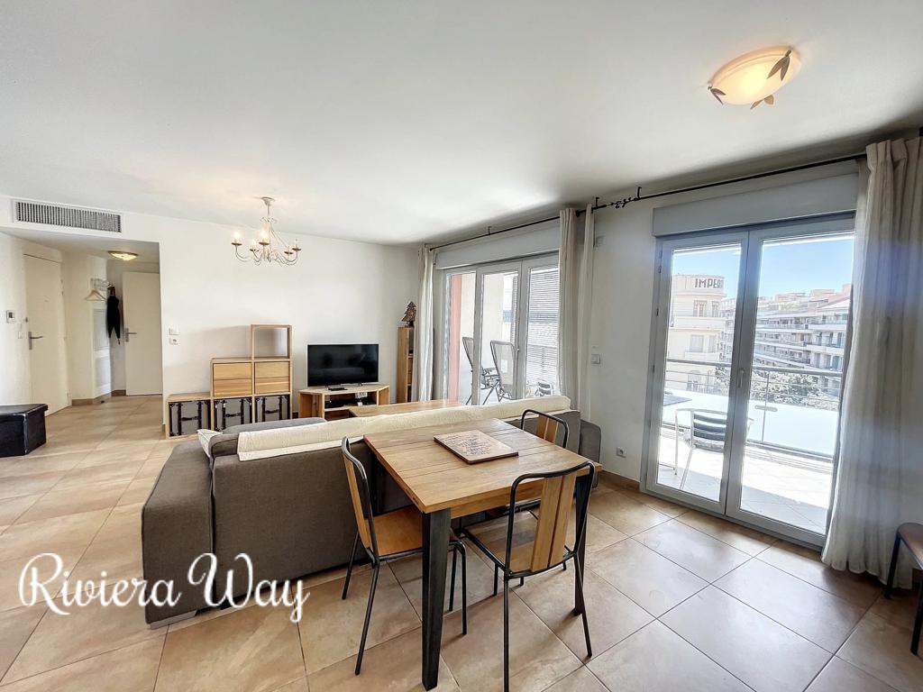 3 room apartment in Le Carré d'Or, photo #7, listing #102099354