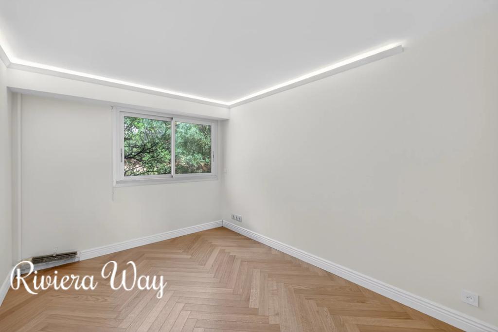 3 room apartment in Villefranche-sur-Mer, photo #9, listing #105933366