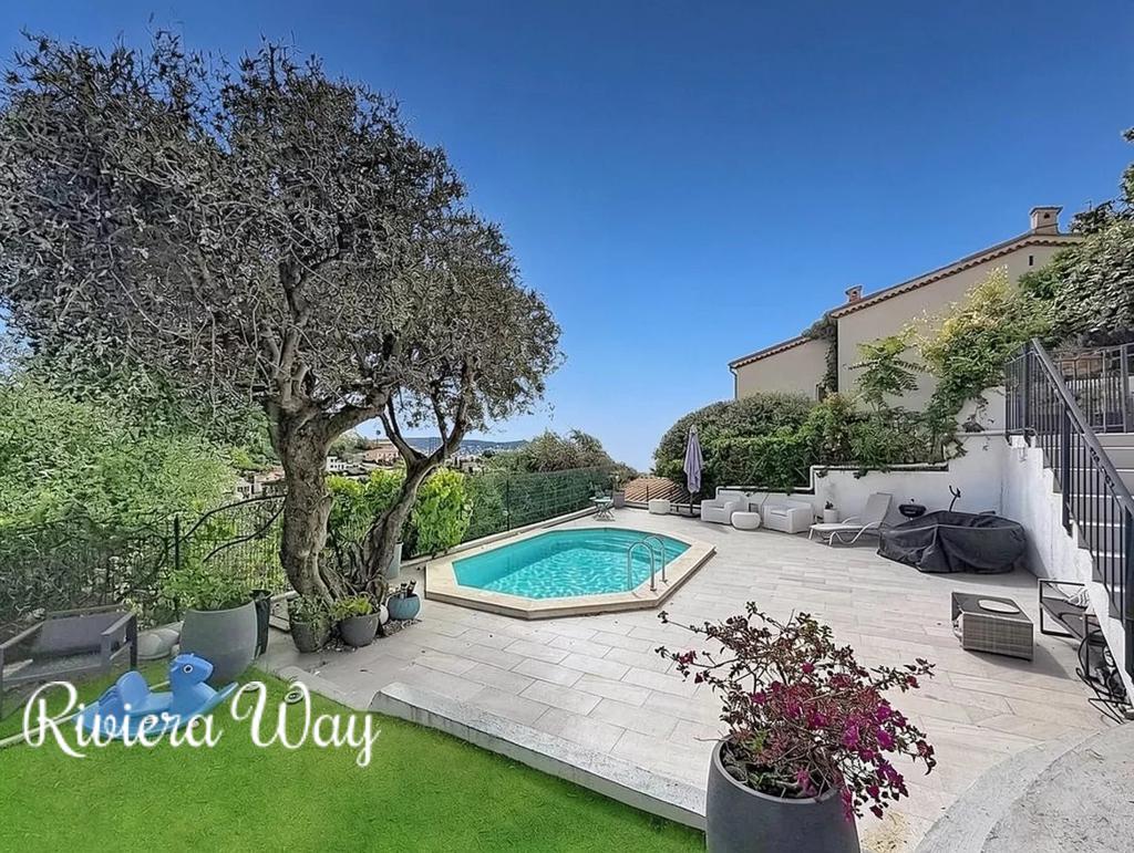 3 room apartment in Nice, photo #1, listing #106330392
