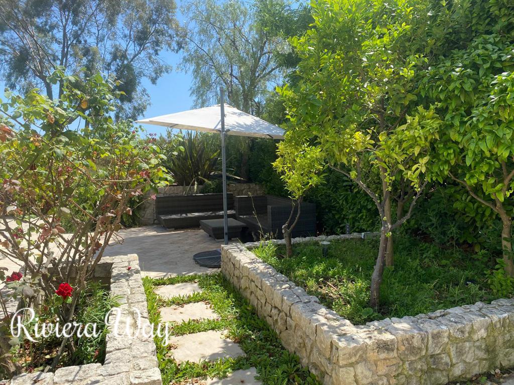Villa in Villeneuve-Loubet, 310 m², photo #8, listing #106115478