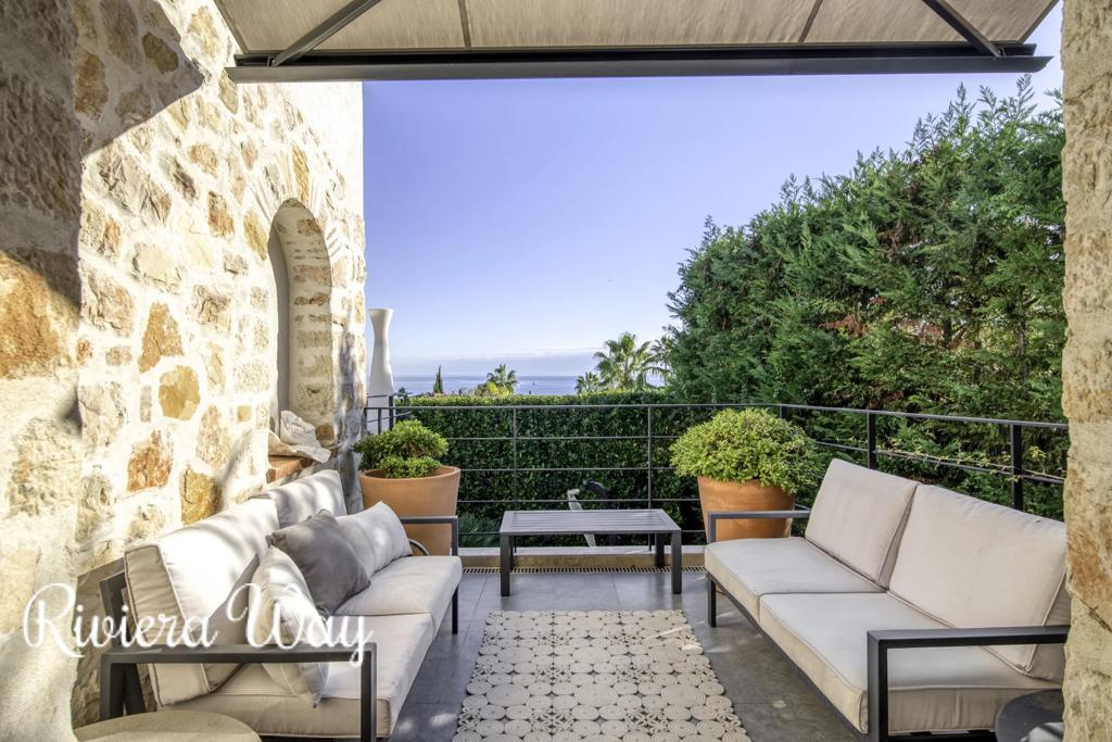 8 room villa in Cannes, photo #6, listing #105139734