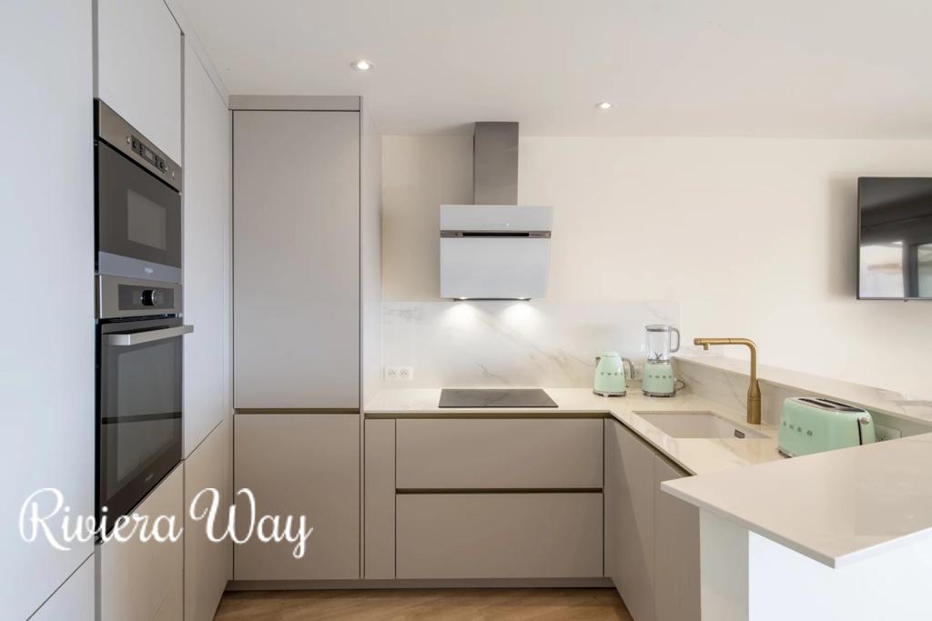 3 room apartment in Theoule-sur-Mer, photo #6, listing #103589472