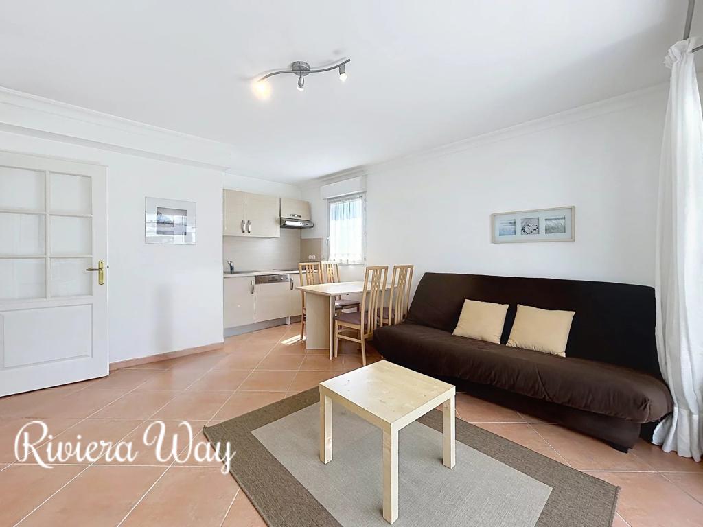 2 room apartment in Juan-les-Pins, photo #5, listing #106127574