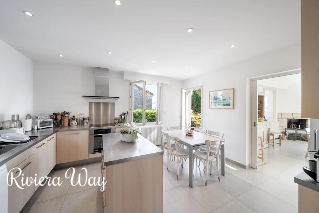 6 room villa in Cannes, photo #5, listing #102921420