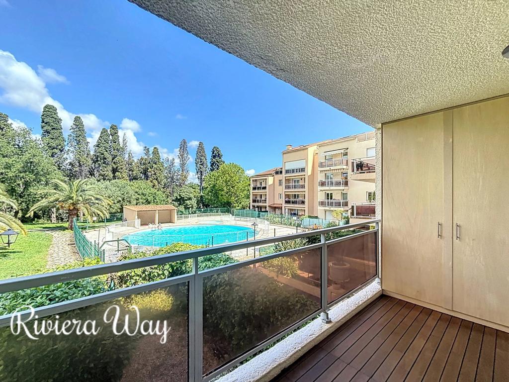 3 room apartment in Antibes, photo #2, listing #102997944