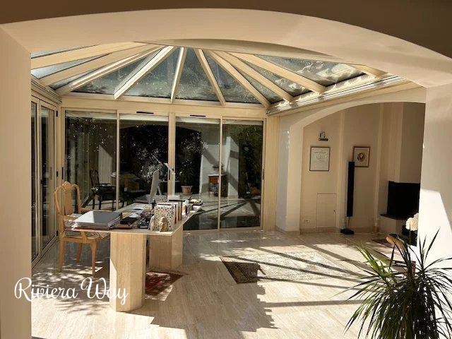 5 room villa in Cannes, photo #7, listing #103207902