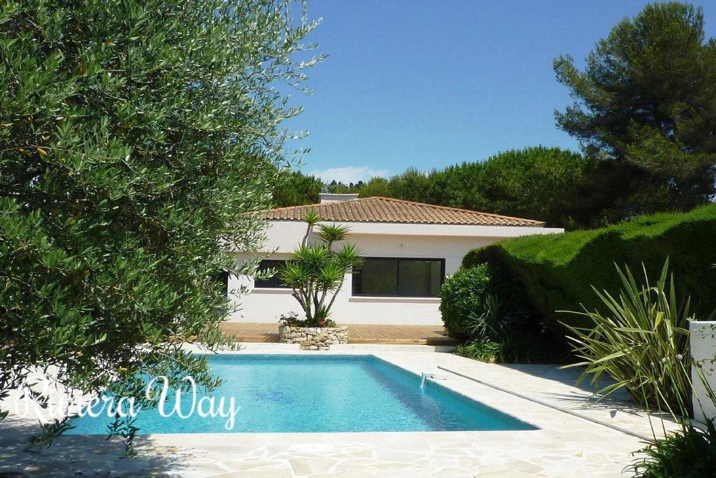 5 room villa in Mougins, photo #2, listing #107178120