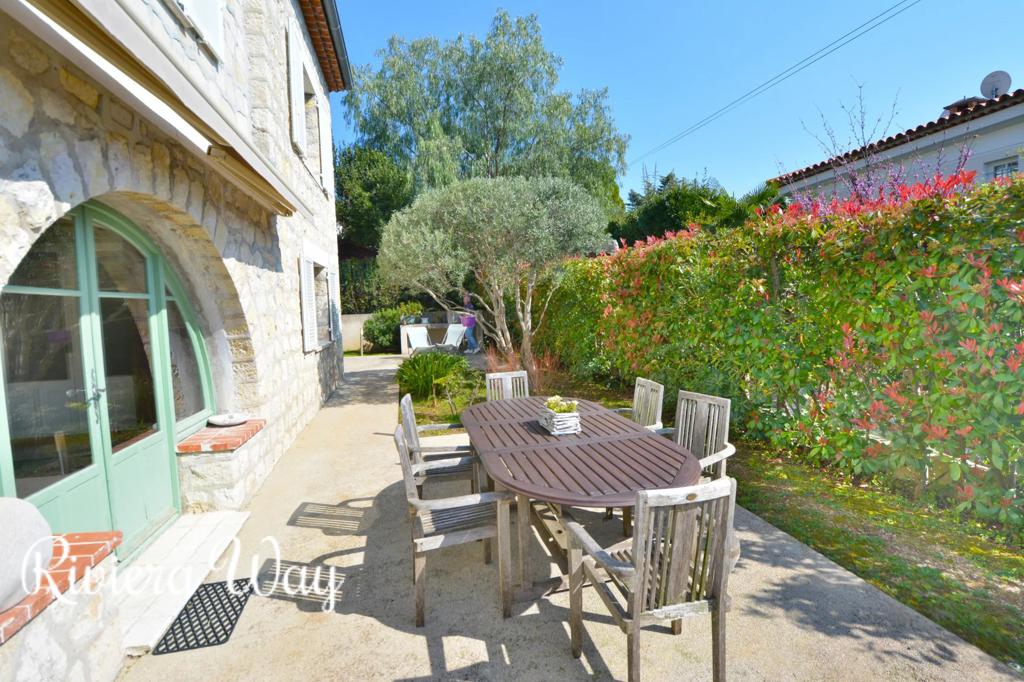 7 room villa in Juan-les-Pins, photo #3, listing #105868056