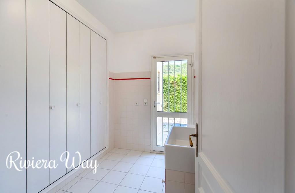 8 room villa in Villefranche-sur-Mer, 188 m², photo #1, listing #94406046