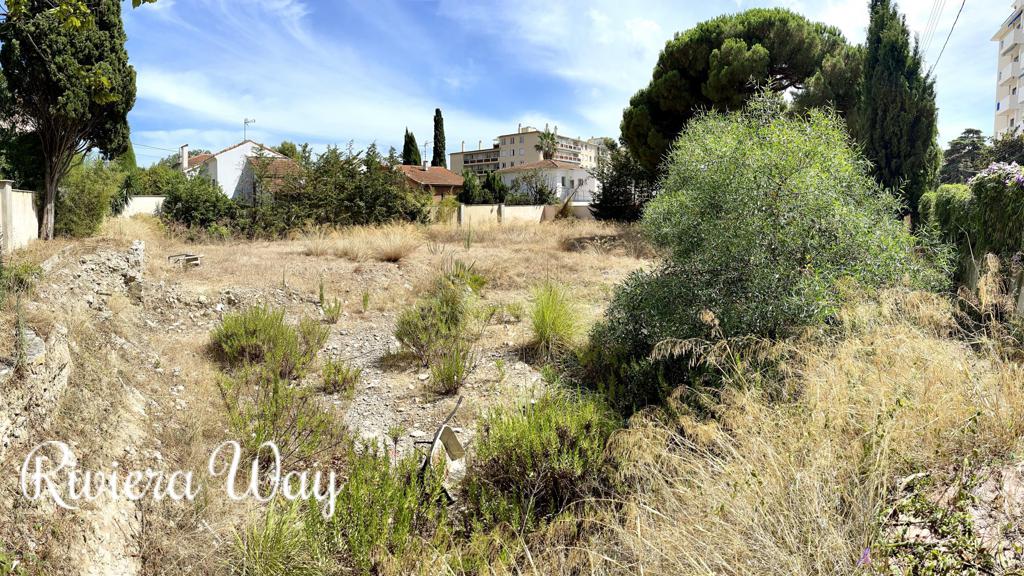 Development land in Cannes, photo #1, listing #87257646