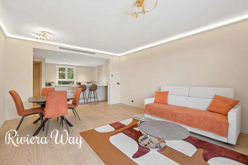 3 room penthouse in Villefranche-sur-Mer, photo #8, listing #105894096