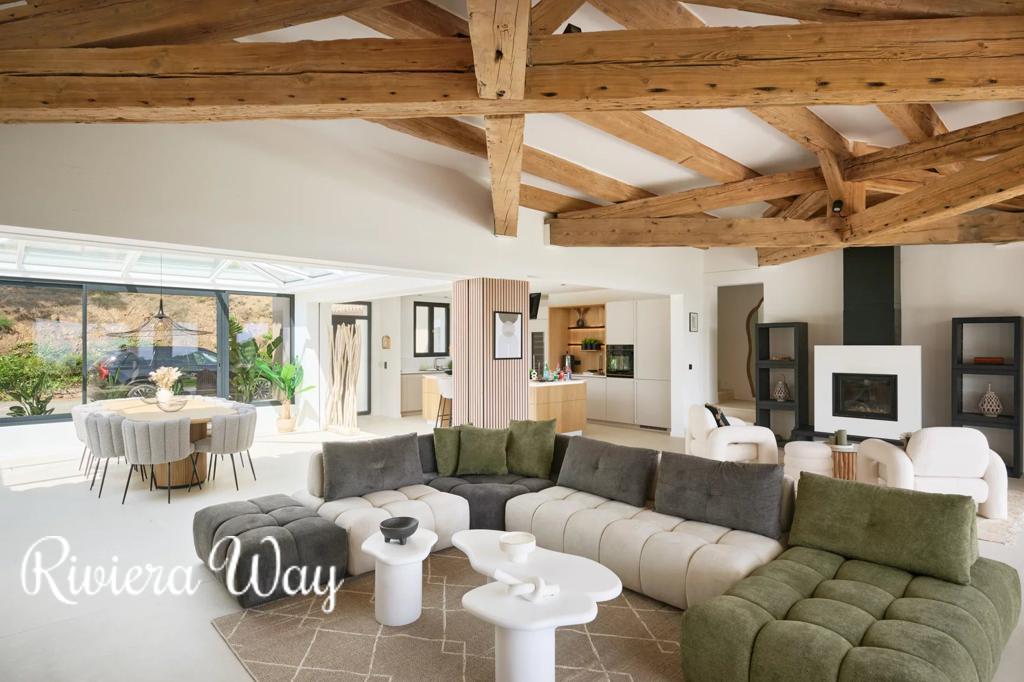 9 room villa in La Croix-Valmer, photo #7, listing #103323528