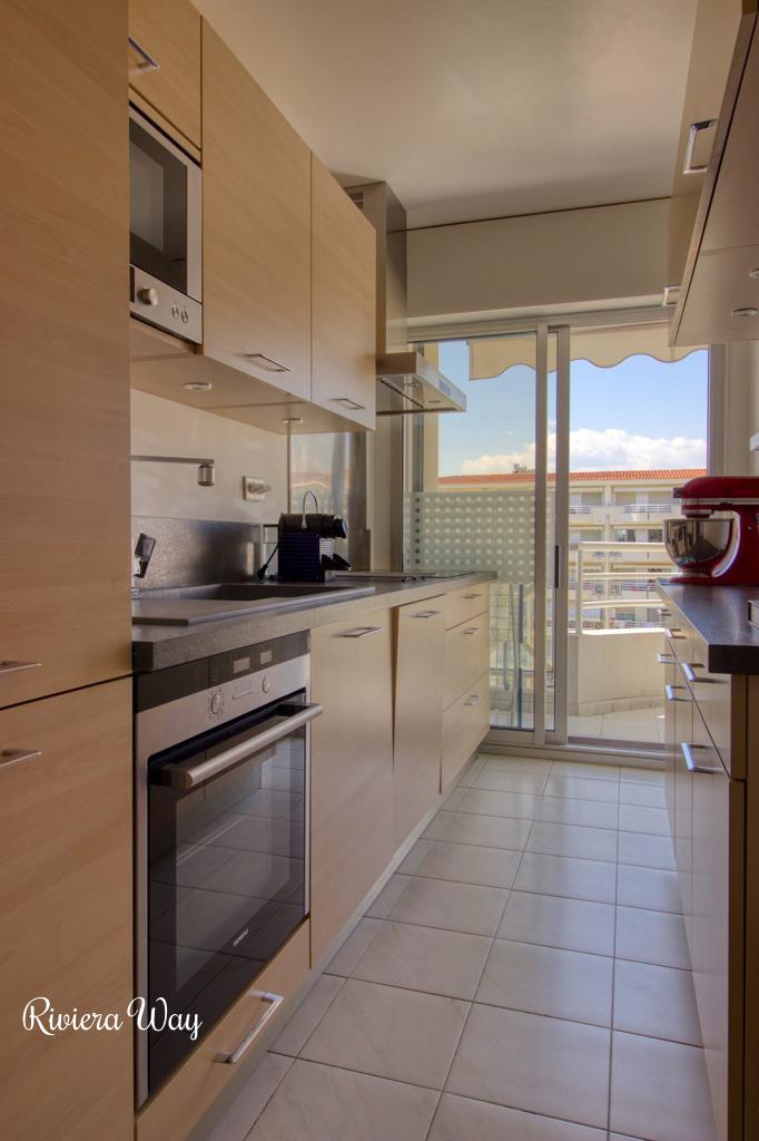 2 room apartment in Juan-les-Pins, photo #8, listing #83426952