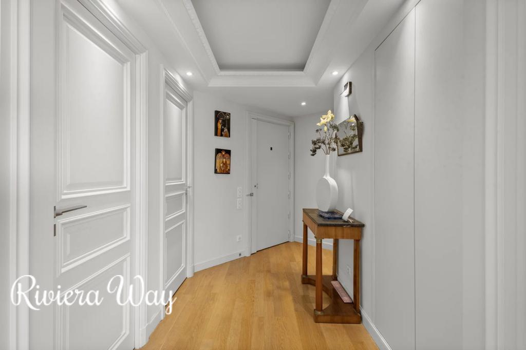 7 room apartment in Le Cannet, 214 m², photo #4, listing #103996242