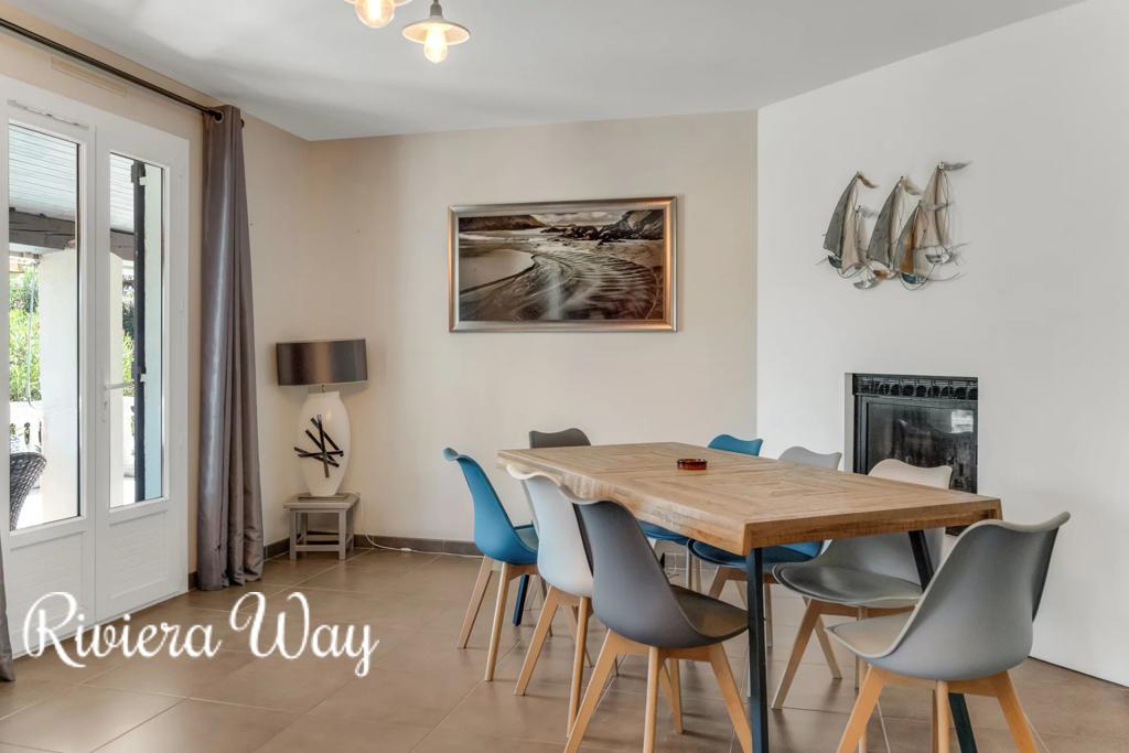 7 room villa in La Croix-Valmer, photo #6, listing #106371258