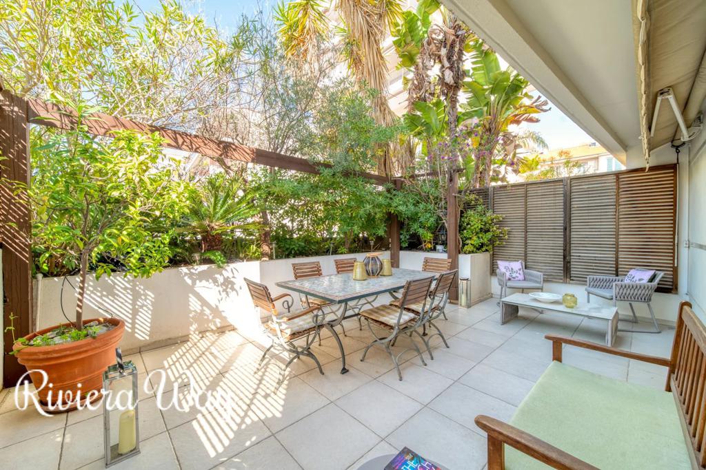 7 room apartment in Cannes, photo #1, listing #105915726