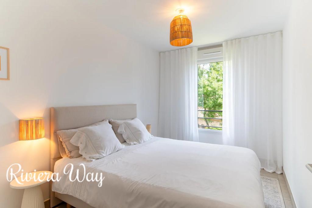 4 room penthouse in Mougins, photo #7, listing #106515906