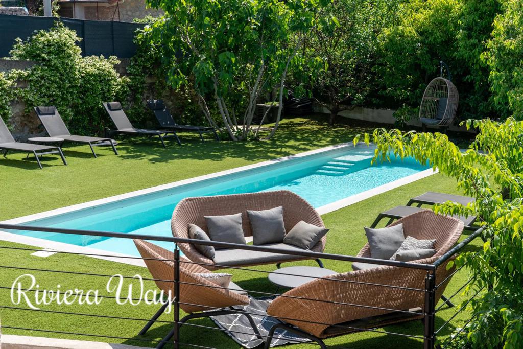 6 room villa in Cannes, photo #2, listing #106268862