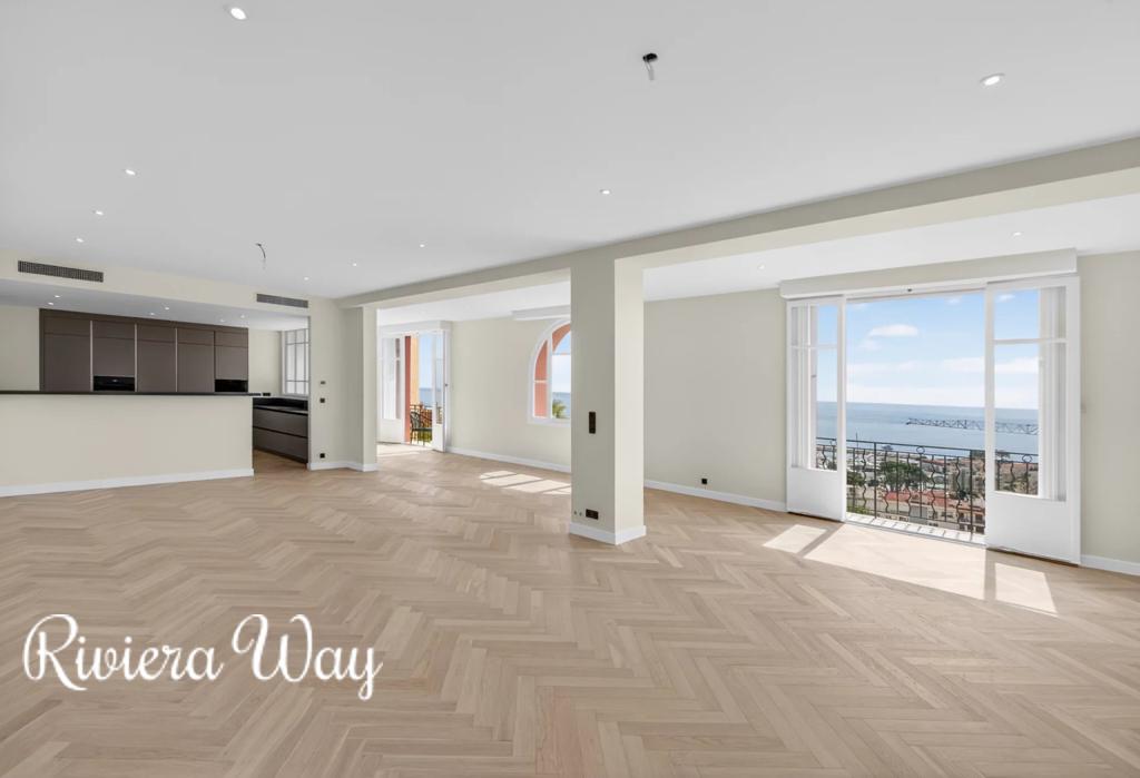 4 room apartment in Beaulieu-sur-Mer, photo #1, listing #106523718