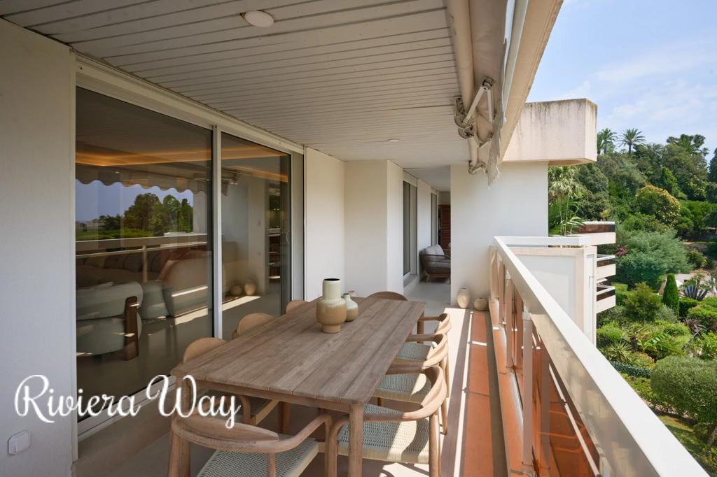 5 room apartment in Californie - Pezou, photo #1, listing #103896702