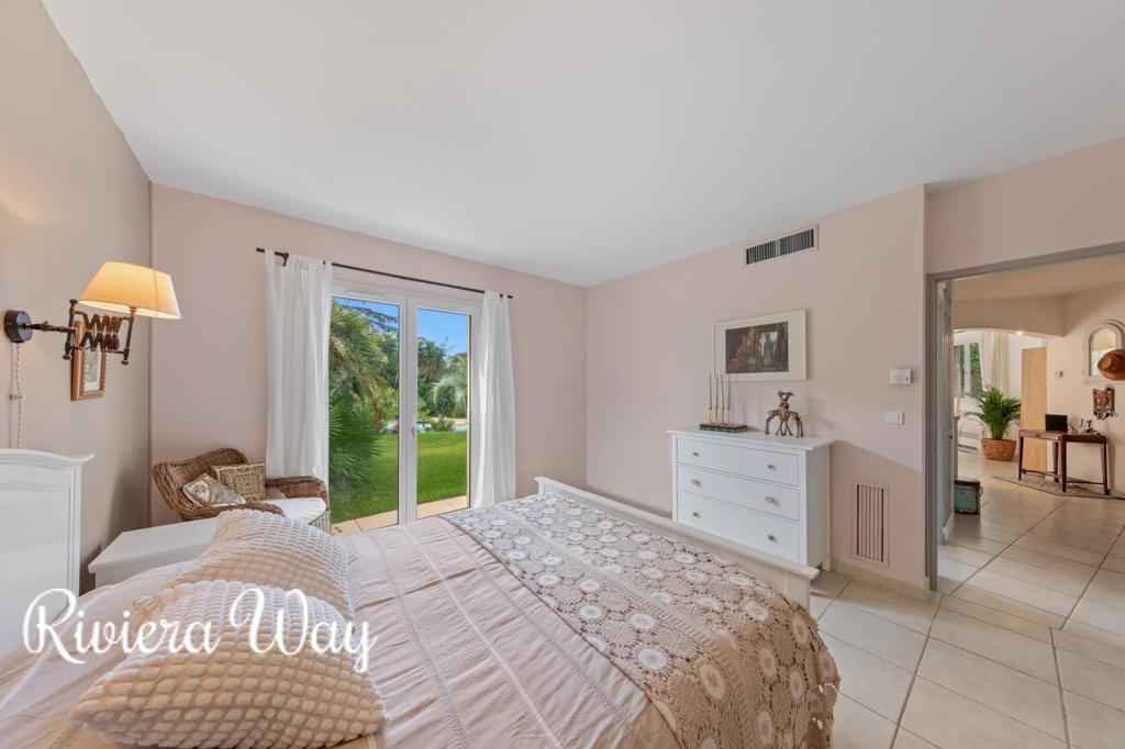 8 room villa in La Londe-les-Maures, photo #6, listing #105707994