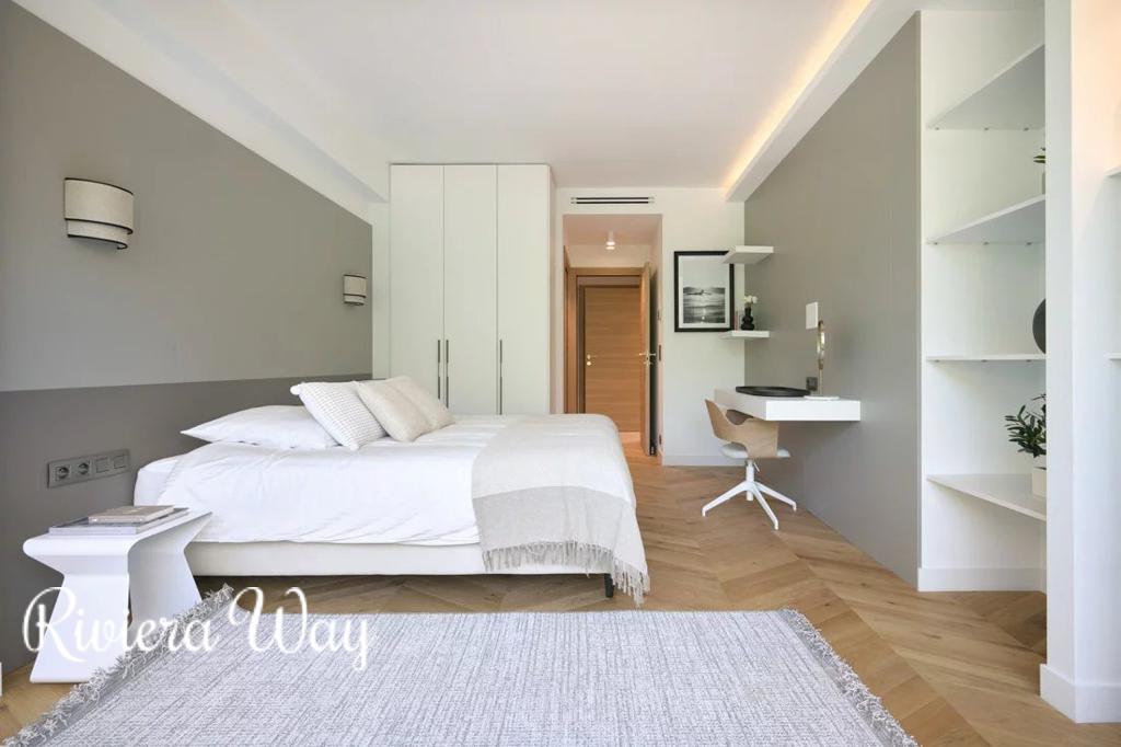 4 room apartment in Cannes, photo #3, listing #103908924