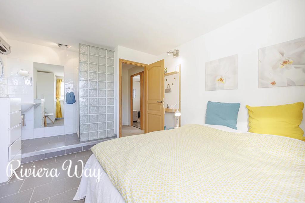 5 room villa in La Turbie, photo #6, listing #97897128