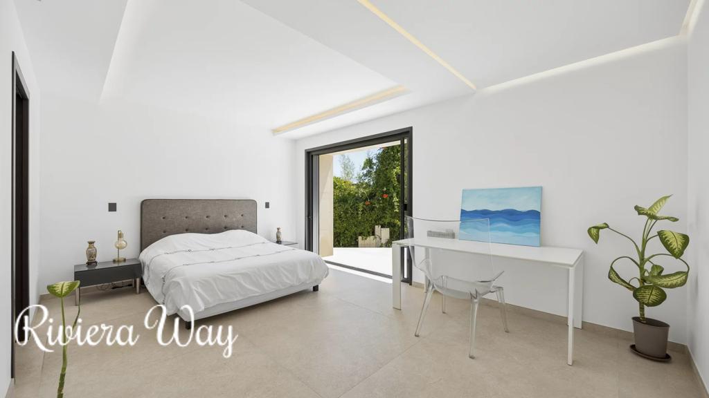Villa in Valbonne, photo #8, listing #106635480