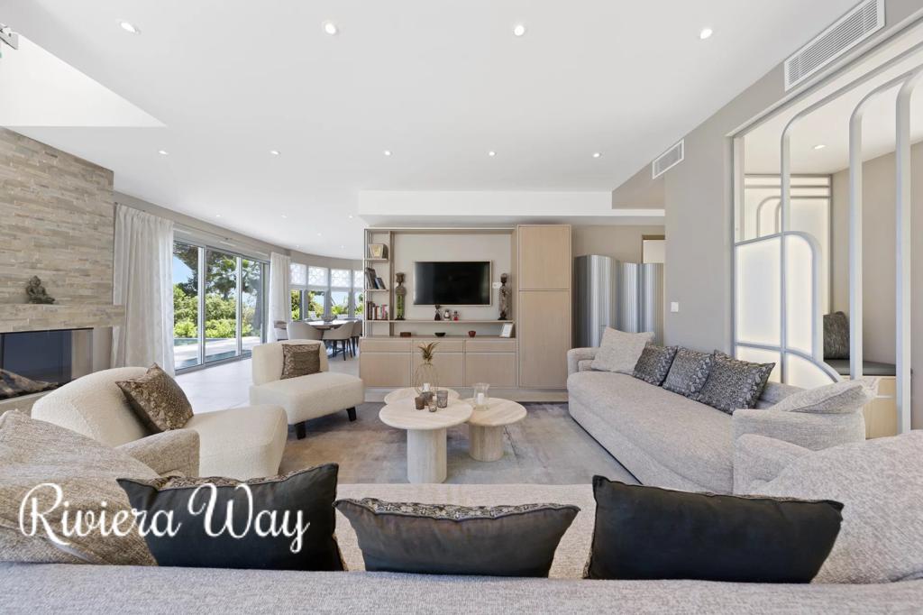 10 room villa in Antibes, photo #10, listing #105357504