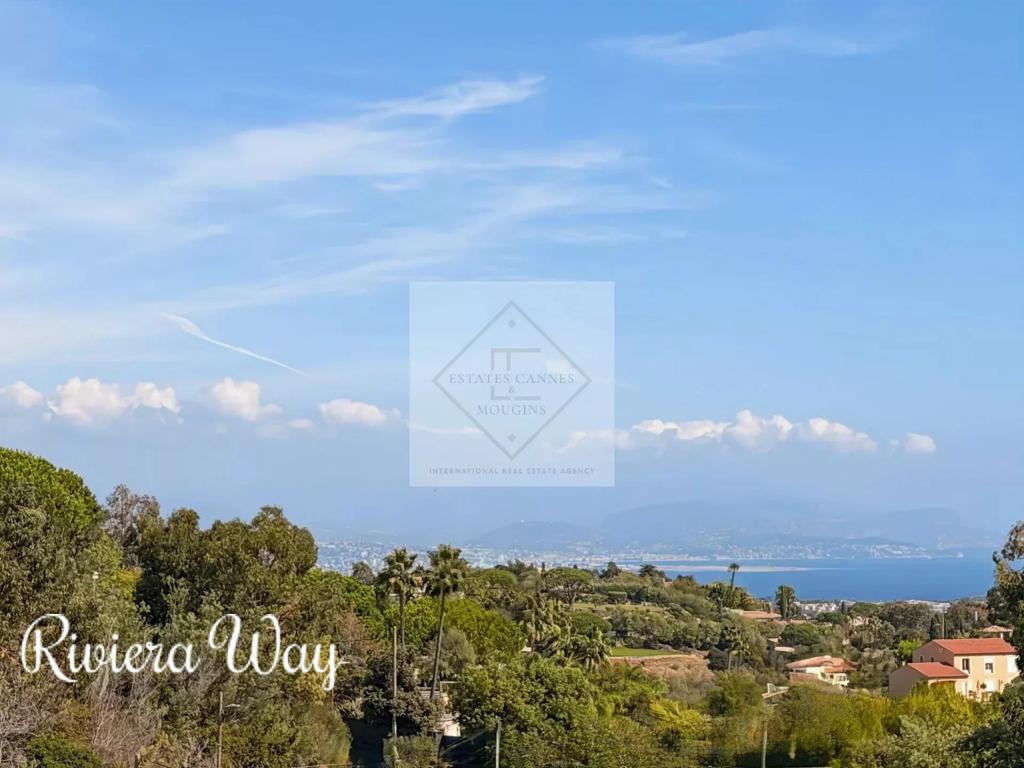 6 room villa in Vallauris, photo #1, listing #107137296