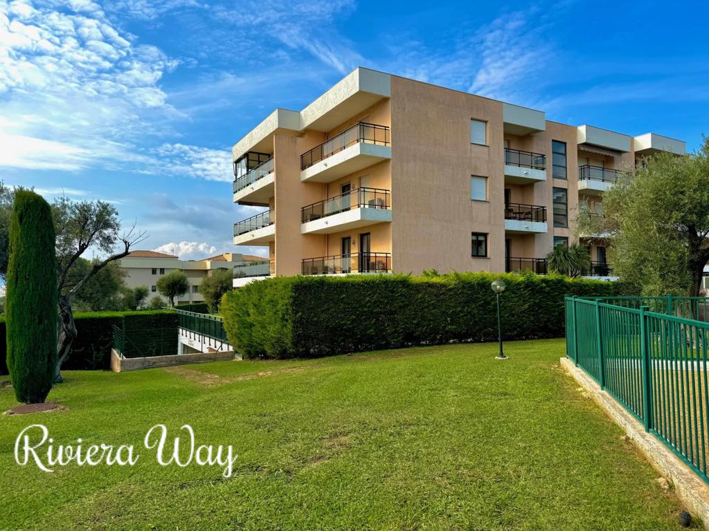 3 room apartment in Juan-les-Pins, photo #1, listing #101189550