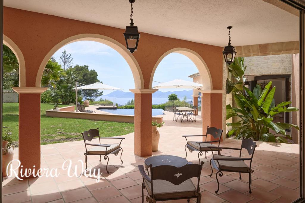 10 room villa in Cannes, photo #10, listing #105737940