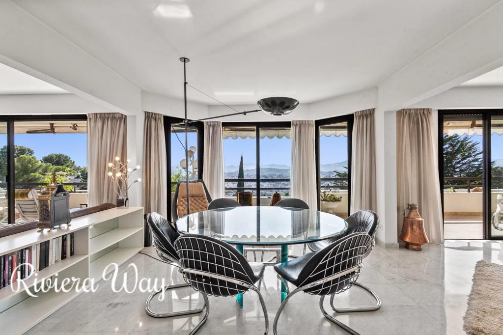 5 room apartment in Le Cannet, photo #10, listing #101476830