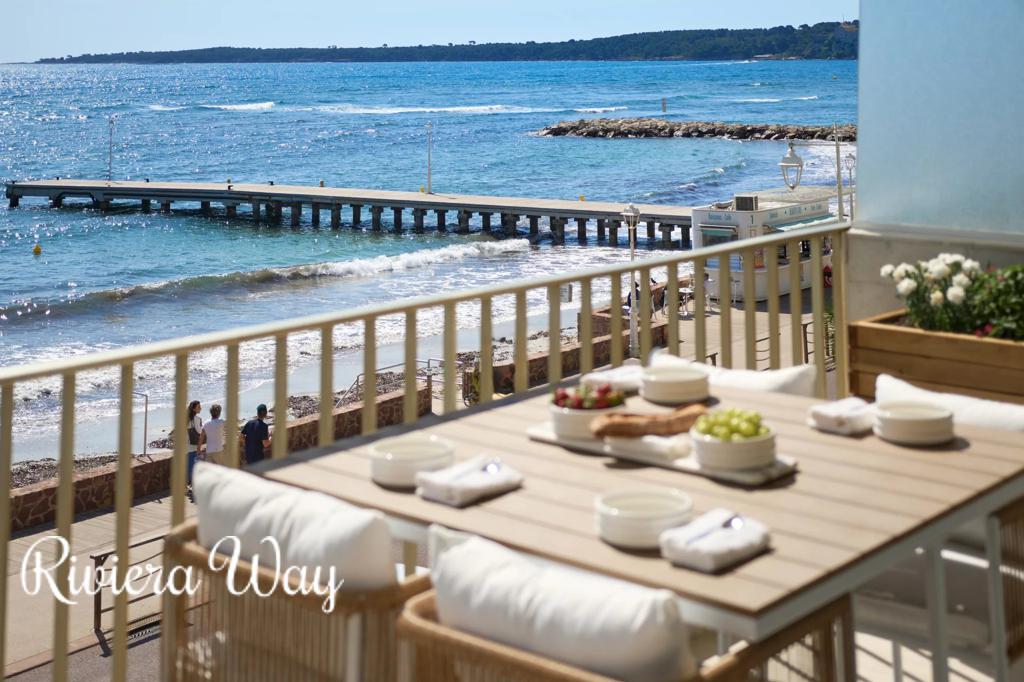 3 room apartment in Cannes, photo #2, listing #106147188
