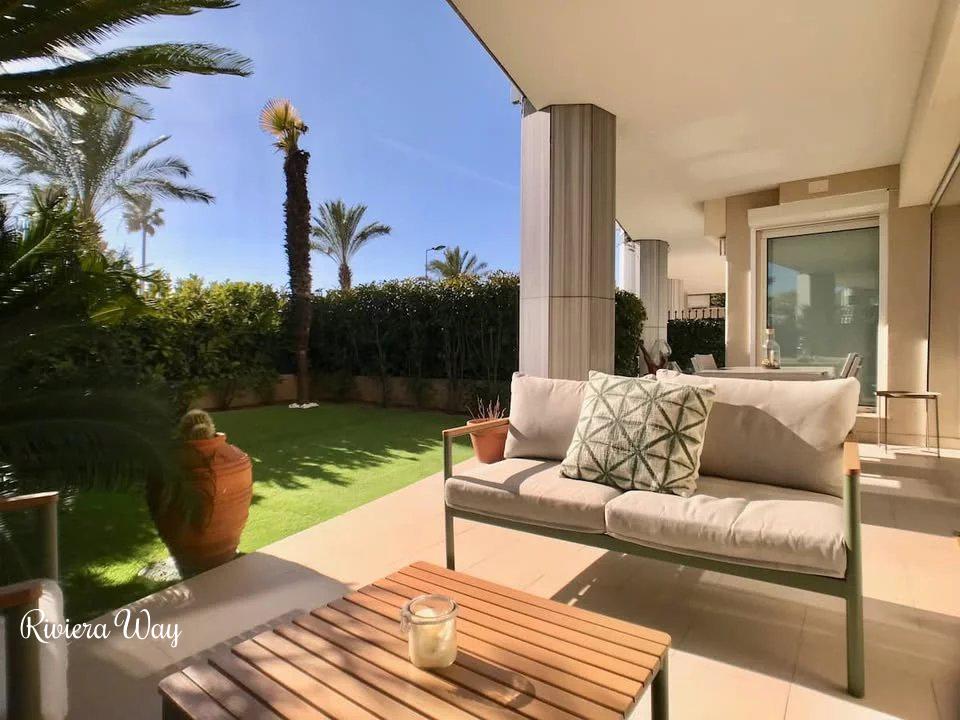 3 room apartment in Golf Juan, photo #2, listing #106488690