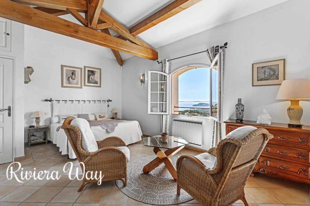 Villa in La Croix-Valmer, photo #8, listing #106343118