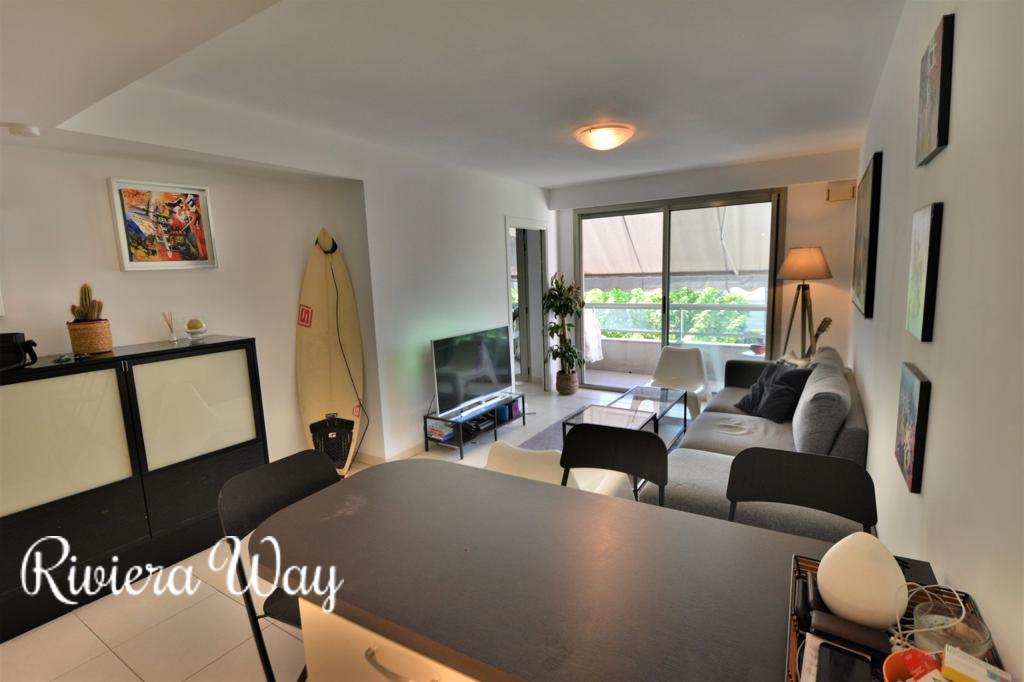 2 room apartment in Juan-les-Pins, photo #3, listing #88430580