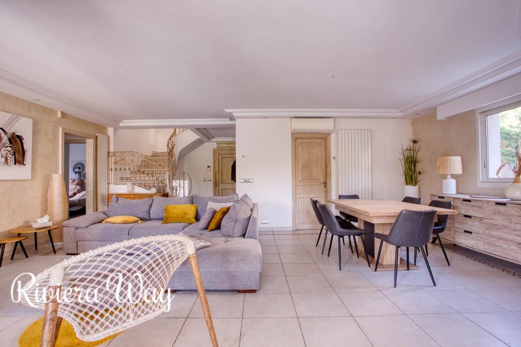 5 room villa in Antibes, photo #6, listing #104071674